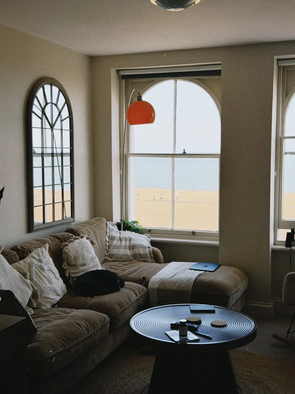 Wohnzimmer mit Meerblick aus Barrys Ferienquartier